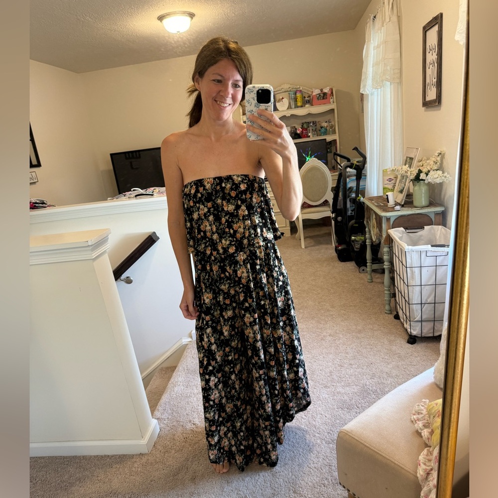 🛻 NWOT White birch floral strapless jumpsuit boutique